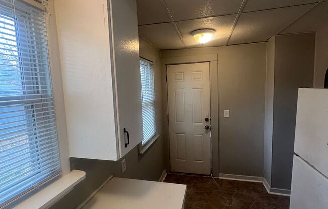 1 bed, 1 bath, 700 sqft, $1,050, Unit Unit 1