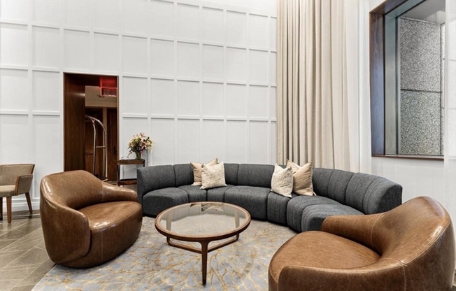 1 bed, 1 bath, 843 sqft, $4,300, Unit 810