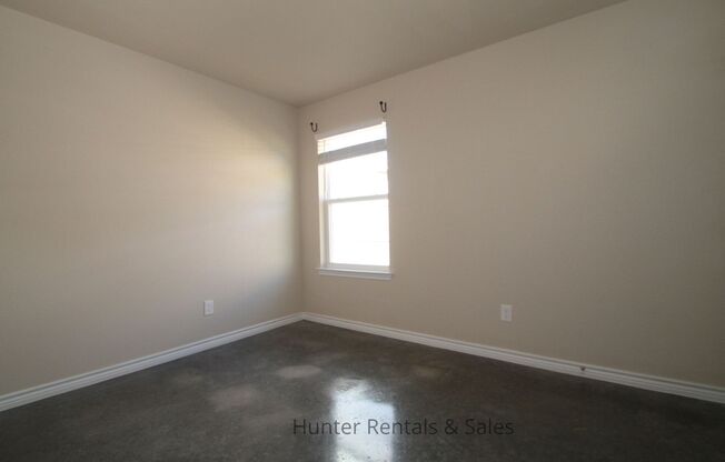 3 beds, 2 baths, $1,325