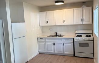 2 beds, 1 bath, $2,350, Unit #4