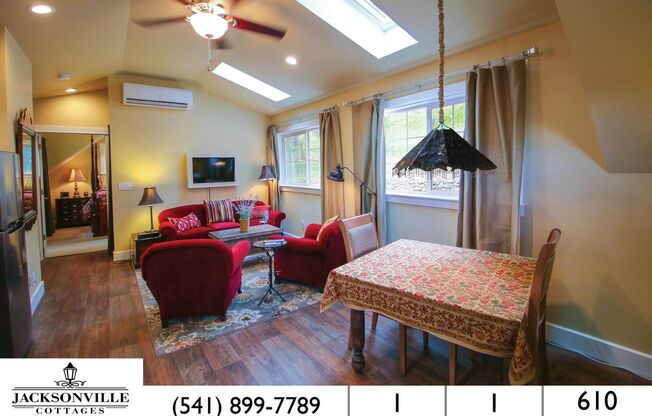 Elm Cottage: Fully Furnished Jacksonville Suite! Full Kitchen, Washer/Dryer, $300 Utility Fee