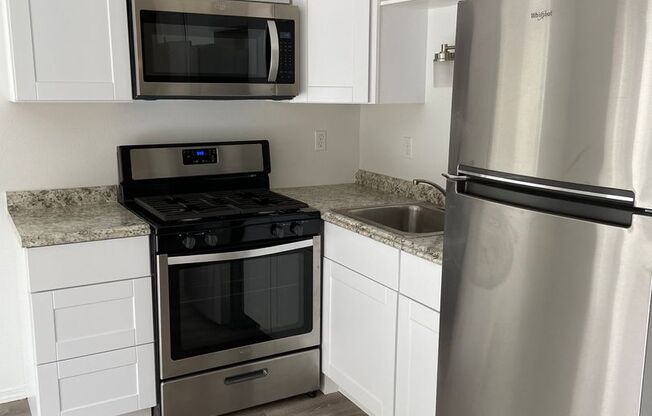 Studio, 1 bath, 500 sqft, $995, Unit 65