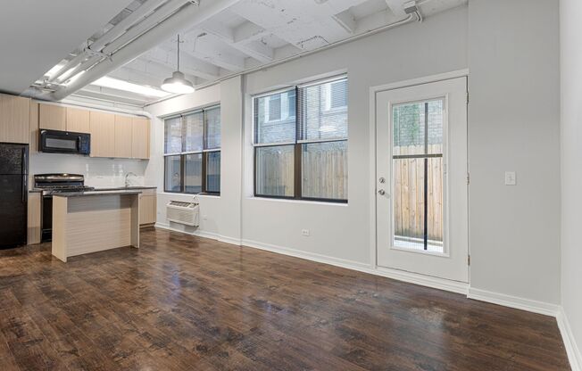 2 beds, 2 baths, $2,400, Unit 104