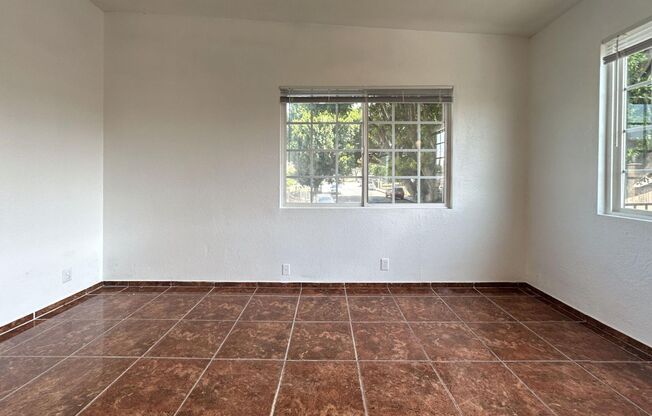 445 W. Shamrock