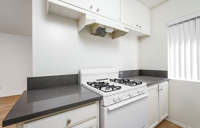 1 bed, 1 bath, $1,750, Unit 13