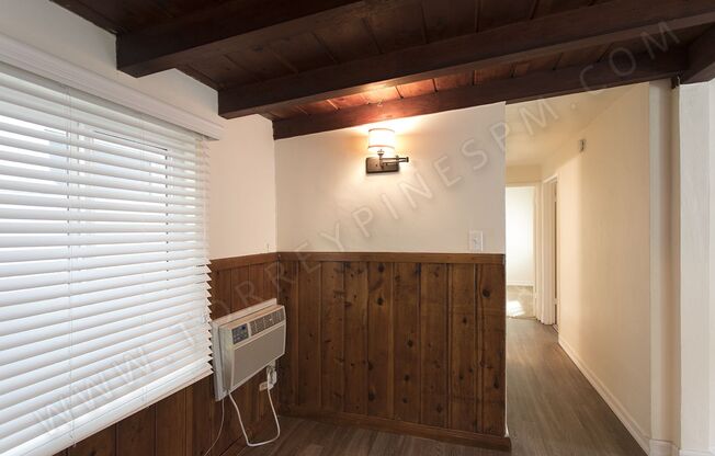 *OPEN HOUSE: 11/8 3-4PM* Point Loma 2BR with Parking and A/C!