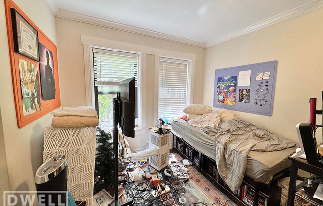 2535 N Seminary Ave