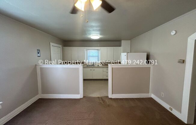 2 beds, 1 bath, $900