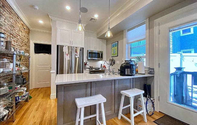 4 beds, 2 baths, 1,765 sqft, $6,300, Unit 15-1