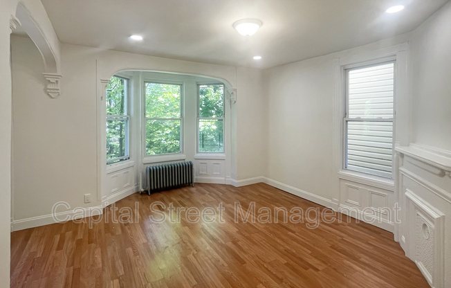 38 N 6th St
