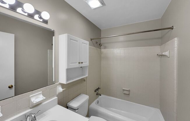 2 beds, 2 baths, 1,100 sqft, $1,315, Unit 2210