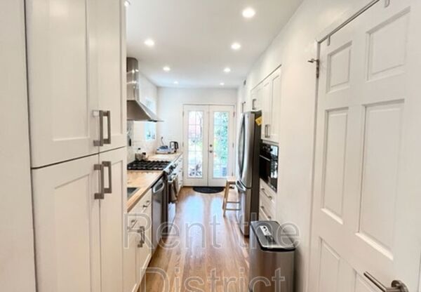 2508 E PL NW