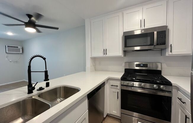 1 bed, 1 bath, 695 sqft, $1,698, Unit 103