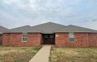 3 bed / 3 bath Move In Ready!