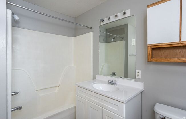 2 beds, 1.5 baths, 1,150 sqft, $1,295, Unit C102