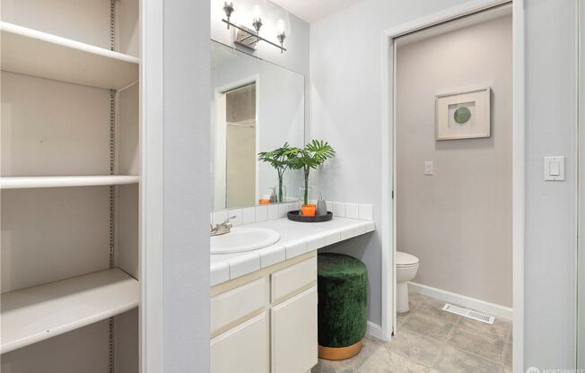 2 beds, 2 baths, $2,095, Unit #1106