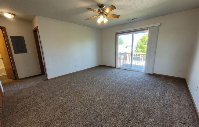 2 beds, 1 bath, 805 sqft, $925, Unit 407