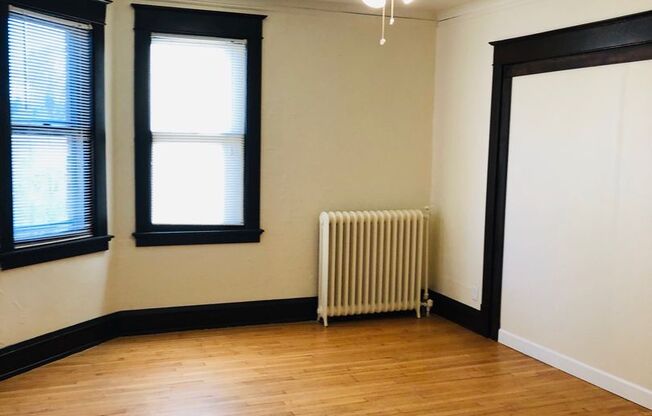 2 beds, 1 bath, 935 sqft, $1,525, Unit 3059 N Maryland Ave R, Milwaukee, WI 53211