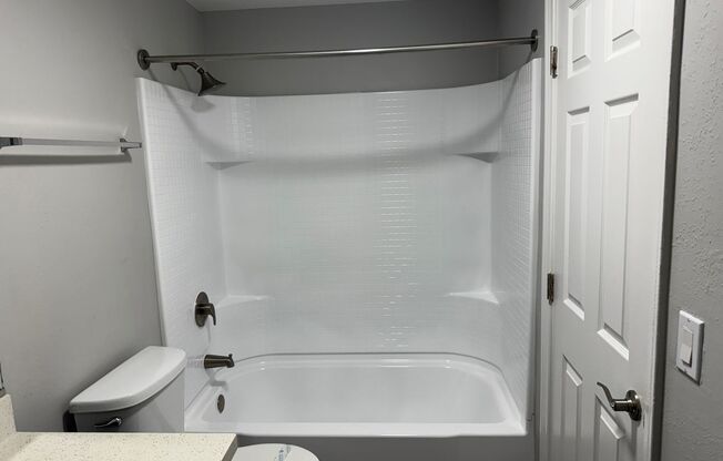 2 beds, 1.5 baths, 866 sqft, $2,695, Unit 801M5
