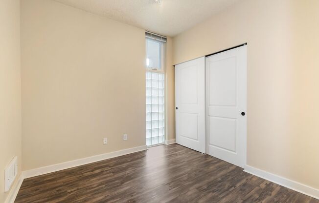 1 bed, 1 bath, 423 sqft, $1,650, Unit 707