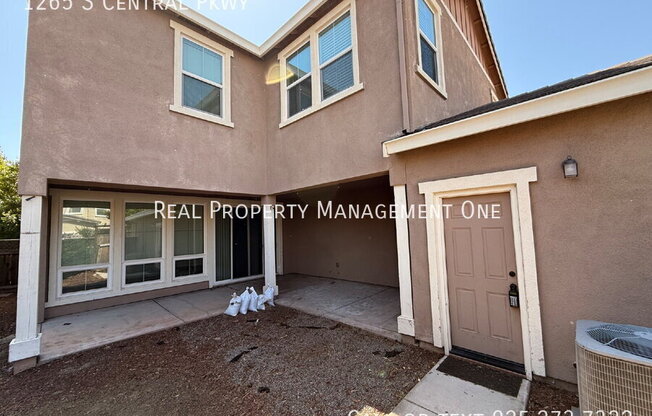 1265 S CENTRAL PKWY