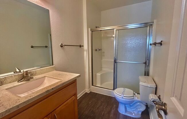 2 beds, 2 baths, 880 sqft, $2,805, Unit D-10