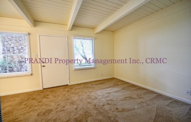 25 WILLOW AVE