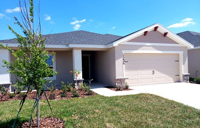 Beautiful 4 Bedroom, 2 Bathroom House