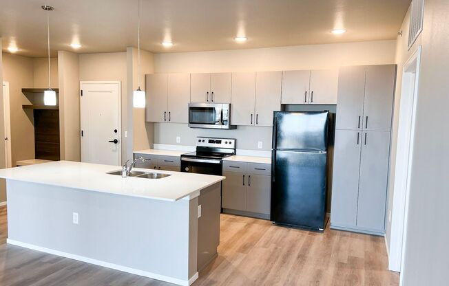 2 beds, 2 baths, 1,092 sqft, $1,750, Unit Bldg 5 Apt 5300