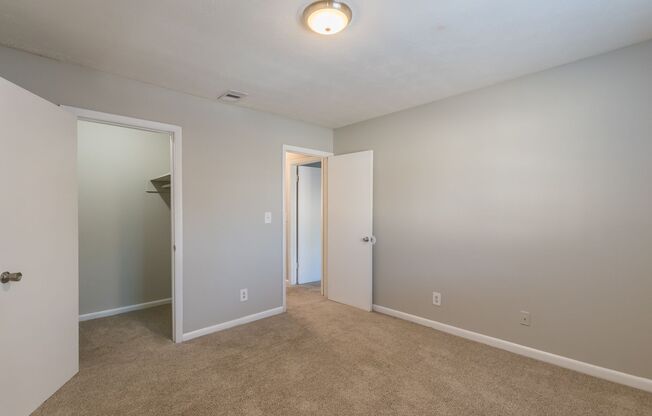 2 beds, 1 bath, 1,100 sqft, $1,396, Unit 3665-E04