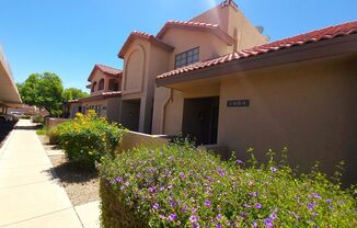 VERY NICE SOUTH SCOTTSDALE TOWNHOME!