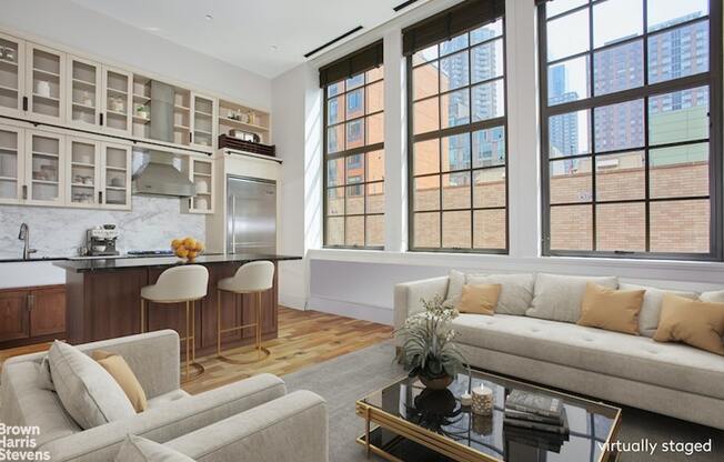 520 W 45th St Apt 3A
