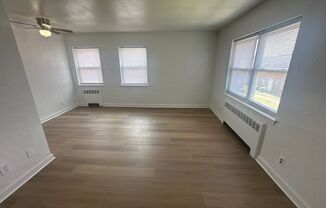 2 beds, 1 bath, 850 sqft, $1,675, Unit A-21