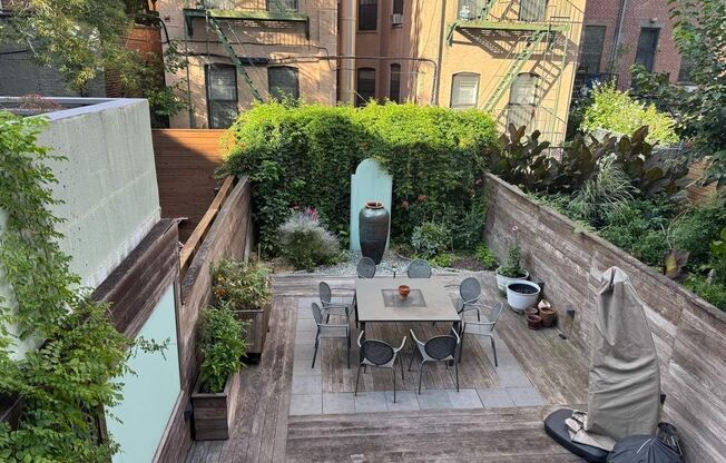 21 W 127 ST