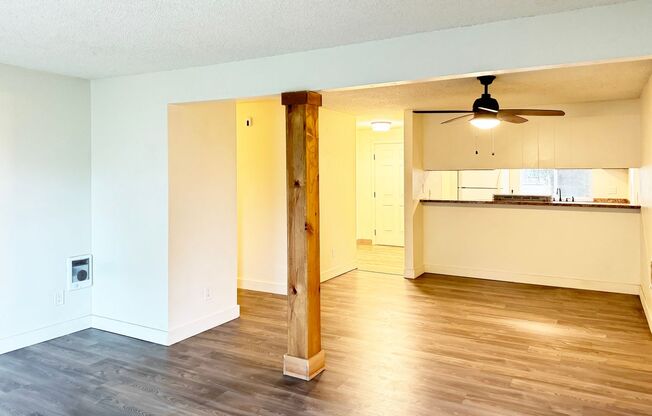 2 beds, 1 bath, 950 sqft, $1,300, Unit 02