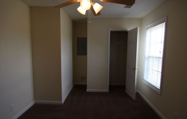 3 beds, 2 baths, $1,295