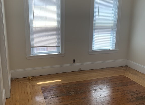 19 CHARNWOOD RD