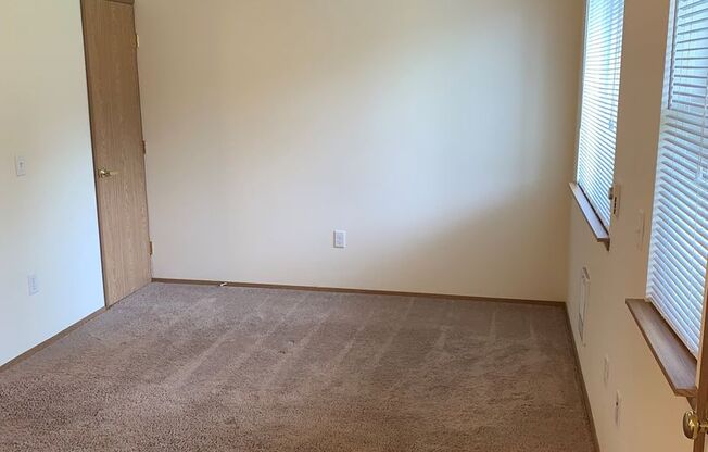 Studio, 1 bath, 468 sqft, $1,300, Unit 655-202