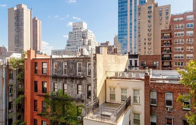 440 E 85 ST