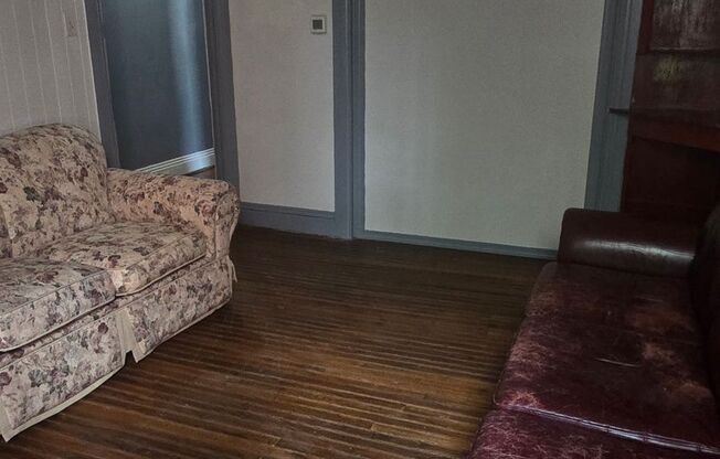 6 Bedroom Townhome Approved Off-Campus Housing for York College