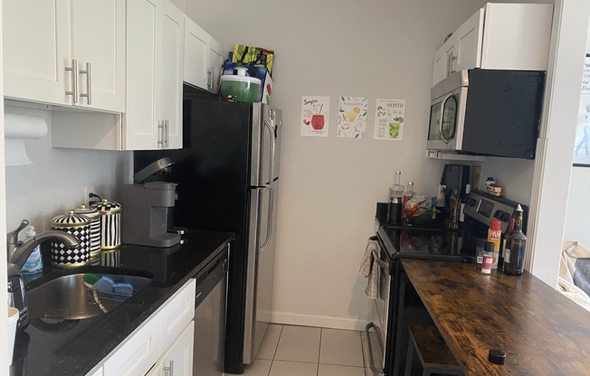 2 beds, 1 bath, 800 sqft, $2,700, Unit 2