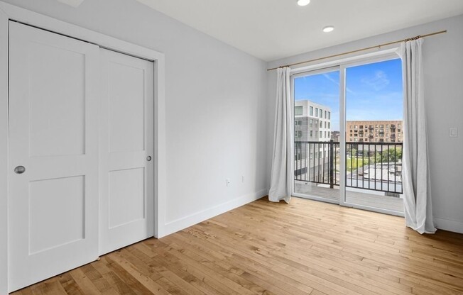 3 beds, 2.5 baths, 1,500 sqft, $5,000, Unit 506