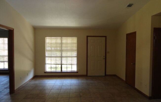 3 BR 2 Ba home in Fairhope