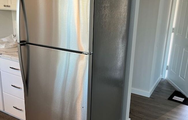Modern Studio. Great Location.