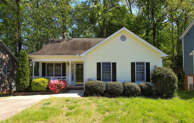 Adorable ranch home in convenient location in Garner!