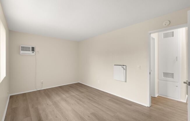 2 beds, 1 bath, 800 sqft, $2,150, Unit 01