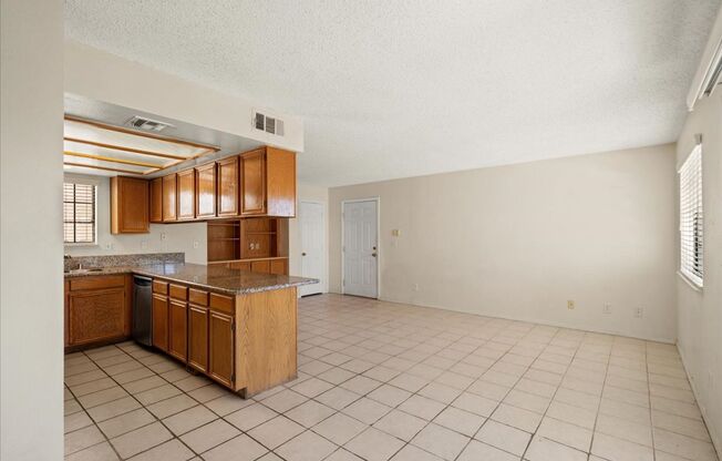 2 beds, 2 baths, $1,500, Unit Unit 210