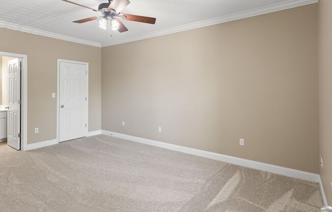 3 Bedroom Condo in Burbank Estates- Gated Community