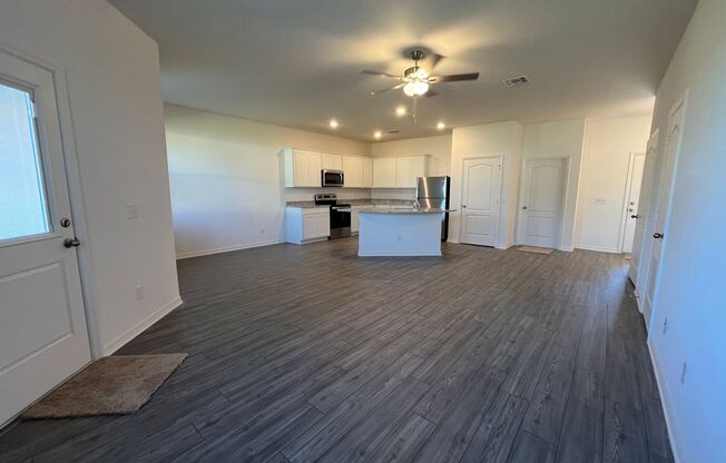 Deposit-Free! Modern, energy efficient home with ALL of the upgrades! Poinciana, FL