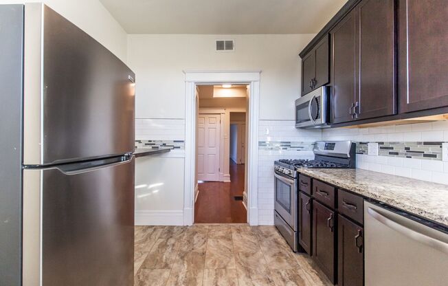 2 beds, 1 bath, $1,495, Unit 1E